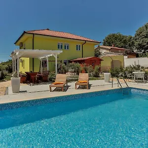 https://apartments-dora-victoria.in-istria.net