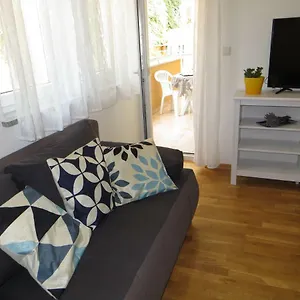https://apartman-mario-cres.primorje-gorskikotar.com